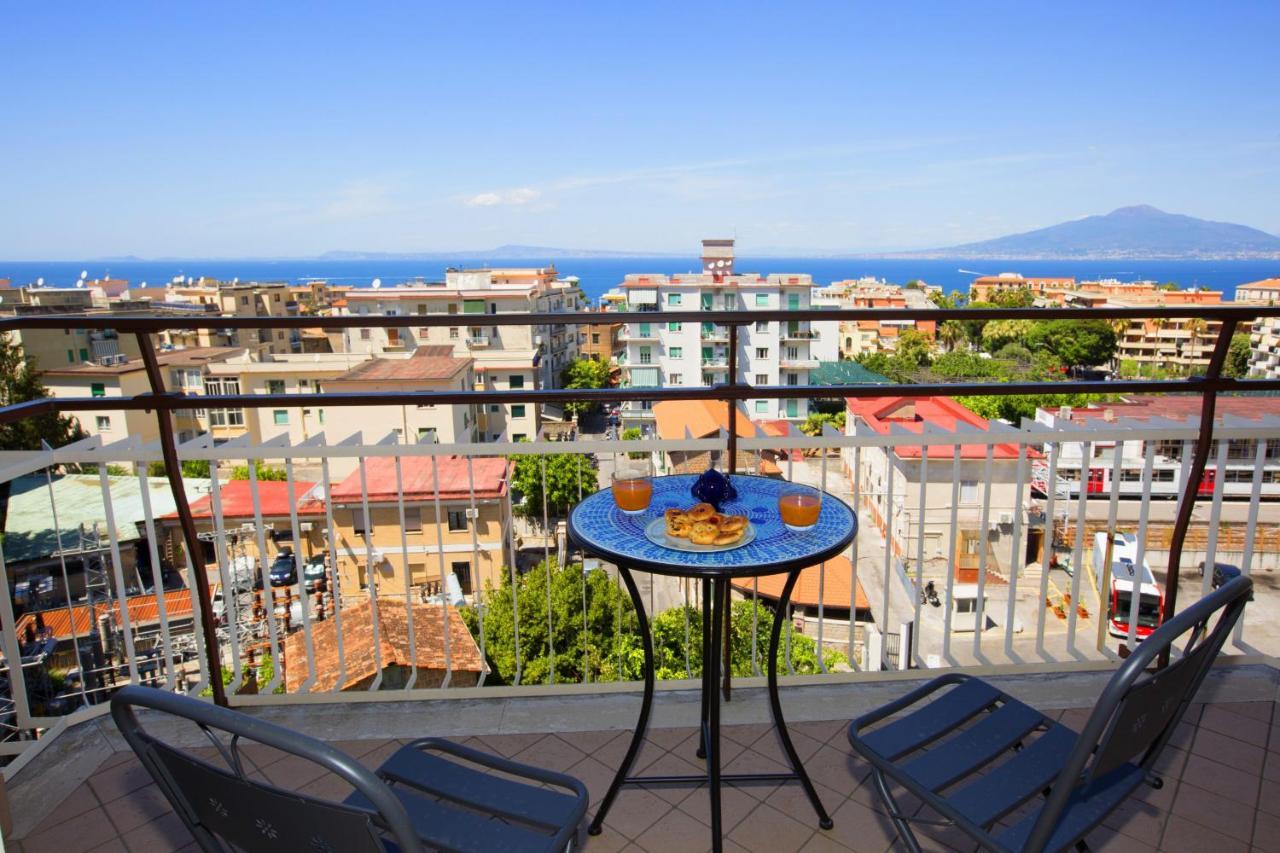Amore Rentals - Appartamento Cielomare Sorrento Exteriör bild
