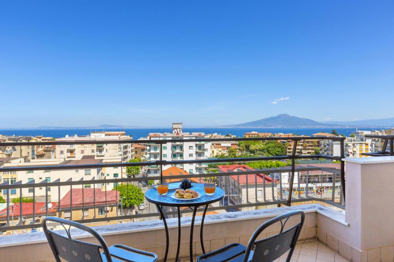 Amore Rentals - Appartamento Cielomare Sorrento Exteriör bild