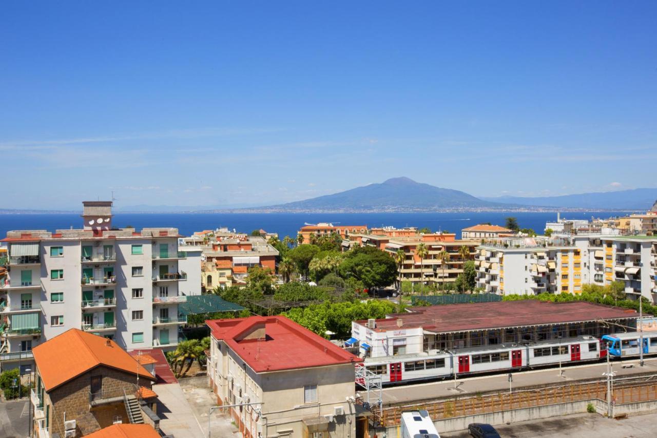 Amore Rentals - Appartamento Cielomare Sorrento Exteriör bild